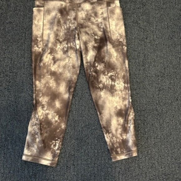 Athleta Salutation Stash Pocket Capri Legging Supernova Tie Dye Medium - Picture 3 of 6